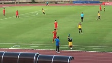 Cầu thủ ở giải Thái Lan gây sốt với những cú ném biên kiểu Jindo