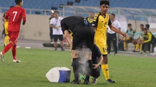 HÀI HƯỚC: Trọng tài suýt bỏ dở trận đấu của U23 Việt Nam vì chấn thương
