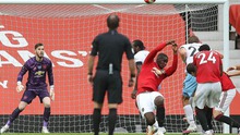 MU: Pogba bị 'đánh hội đồng' vì pha dùng tay cản bóng cực thô ở trận hòa West Ham