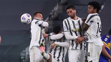 Ronaldo lại cúi đầu né cú sút phạt của cầu thủ Parma