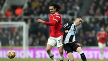 Newcastle 1-1 MU: Ronaldo tịt ngòi, Cavani giúp MU có 1 điểm