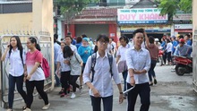 Chùm ảnh: 76.000 học sinh Hà Nội đến trường làm thủ tục thi vào lớp 10