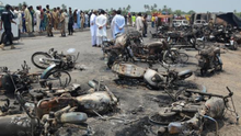 Vụ cháy xe chở dầu: Số người chết vượt 150, Thủ tướng Pakistan tức tốc về nước
