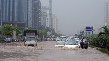 Nhiều khu đô thị mới ở Hà Nội cứ mưa là thành 'ốc đảo': Vì sao?