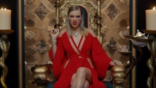 Quay MV 'chửi cả thiên hạ', Taylor Swift xô đổ kỷ lục của Adele