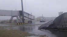 Hình ảnh siêu bão Irma kèm gió 300 km/h phá tan nát đảo Barbuda