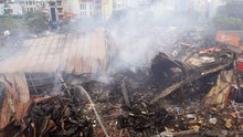 Hà Nội: Cháy lớn thiêu rụi siêu thị Thành Đô