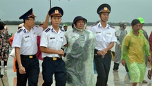 Quảng Nam: Đưa 33 ngư dân bị nạn và 2 ngư dân tử nạn về đất liền