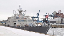 Lý do chiến hạm mới của Mỹ 'chết cứng' ở cảng Canada