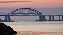 VIDEO 3 phút nhìn lại quá trình xây cây cầu thế kỷ nối Crimea với Nga