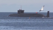 VIDEO: Xem tàu ngầm Nga phóng loạt tên lửa đạn đạo trong vụ thử lớn nhất kể từ Chiến tranh Lạnh