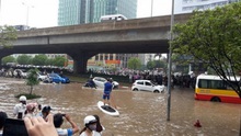 Mưa dông, cảnh báo ngập lụt khu vực nội thành Hà Nội