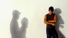 Những người vợ phản bội