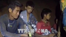 Oxy đang giảm mạnh, nước đang dâng lên, HLV đội bóng thiếu niên Thái Lan xin lỗi các phụ huynh