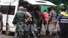 Giải cứu đội bóng Thái Lan: Vì sao các thành viên được giải cứu chưa được gặp người thân?