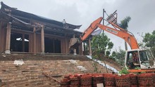 Chùm ảnh: Xem 500 người phá dỡ 'cung điện' xây trái phép tại Ba Vì