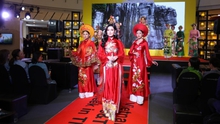 Á hậu Huyền My nổi bật khi trình diễn áo dài tại Thái Lan