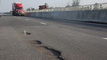 VEC: Ngày 17/10 sẽ sửa xong mặt đường hư hỏng tại cao tốc Đà Nẵng - Quảng Ngãi
