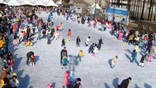 Hàn Quốc mở cửa sân trượt băng ngoài trời ở quảng trường Seoul