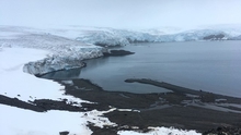 Băng tan khiến mỗi giây lại có tới 14.000 tấn nước Bắc Cực đổ ra biển
