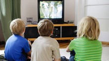 Khuyến cáo về thời gian cho trẻ xem tivi mỗi ngày