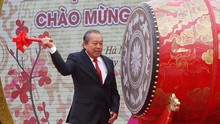 Phó Thủ tướng Thường trực Trương Hòa Bình dự và đánh trống khai hội Chùa Tam Chúc
