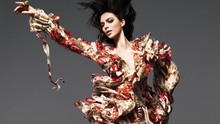 Kendall Jenner: Thích khoe thân nhưng cực kín tiếng