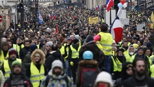 Pháp cấm biểu tình tại một số khu vực