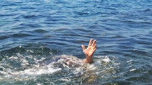 Đi tắm sông, một học sinh tiểu học bị nước cuốn trôi
