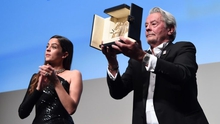 LHP Cannes chia rẽ vì Cành cọ Vàng Thành tựu trọn đời của huyền thoại Alain Delon