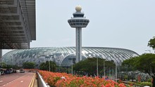 Thiết bị bay không người lái gây rối loạn hoạt động tại sân bay lớn của Singapore