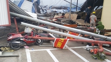 Gió lốc làm sập xưởng gỗ ở Vĩnh Phúc: Xác định danh tính các nạn nhân, tập trung cứu chữa những người bị thương