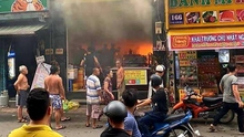 Thành phố Hồ Chí Minh: Kịp thời giải cứu 7 người mắc kẹt trong vụ cháy