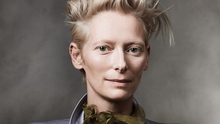 Tilda Swinton nhận giải Thành tựu trọn đời LHP Venice: 'Tắc kè hoa' màn bạc