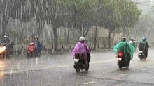 Thời tiết miền Bắc mưa lớn, Nghệ An đến Quảng Trị nắng nóng gay gắt