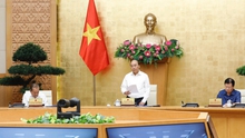 Thủ tướng Chính phủ Nguyễn Xuân Phúc: Nâng cao cảnh giác, tuyệt đối không chủ quan trước dịch COVID-19