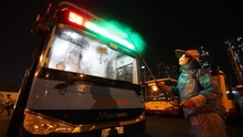 Hà Nội tiến hành khử khuẩn toàn bộ xe buýt để phòng chống dịch