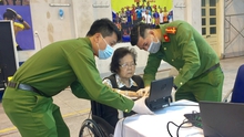 Hà Nội với 'chiến dịch thần tốc' làm căn cước công dân