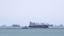 Vụ tàu mắc kẹt ở kênh đào Suez: Thiệt hại khôn lường