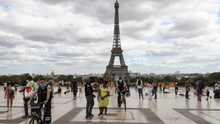 Pháp công bố kế hoạch mở cửa trở lại Tháp Eiffel sau dịch Covid-19
