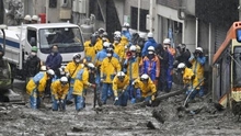 Tìm kiếm người mất tích vì lở đất ở Nhật Bản khó khăn vì mưa lớn tiếp diễn