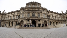 Samsung hợp tác với bảo tàng Louvre đăng ký tác phẩm nghệ thuật trên TV