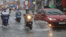 Áp thấp nhiệt đới gây mưa lớn từ Hà Tĩnh đến Cà Mau