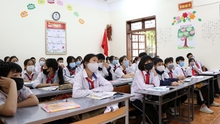 Học sinh lớp 12 Nghệ An trở lại trường sau gần 3 tháng học trực tuyến