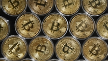 Đồng bitcoin lần đầu tiên lên mức 67.000 USD