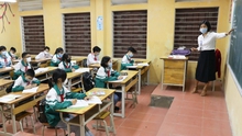 Học sinh lớp 9 ở vùng xanh của 17 huyện, thị xã tại Hà Nội đi học từ ngày 22/11