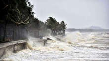 Ngày 16-17/12 bão Rai đi vào khu vực phía Nam Biển Đông với cường độ mạnh