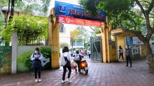 Hà Nội: Nhà trường chu đáo, học sinh háo hức ngày đầu tiên đi học trở lại