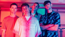 Glass Animals và 'Encanto' đứng đầu 2 Bảnh xếp hạng Billboard