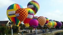 Ngắm khinh khí cầu bay trên phố cổ Hội An
